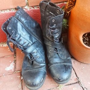 Size 9 lace up black boots